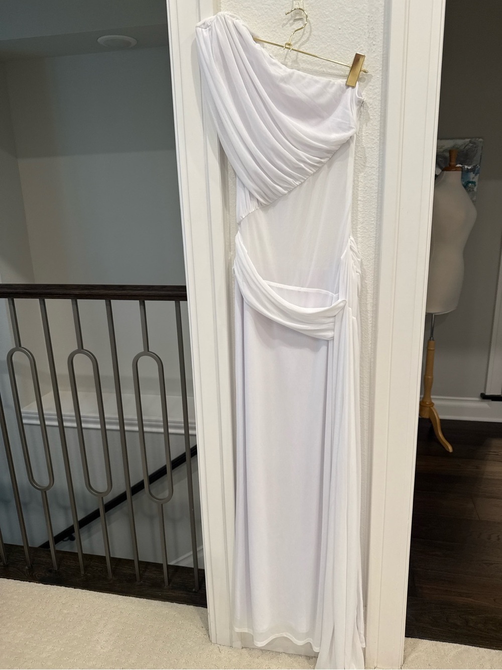 Lovers and Friends Estella One Shoulder White Maxi Dress NWT Size M - Picture 2 of 6